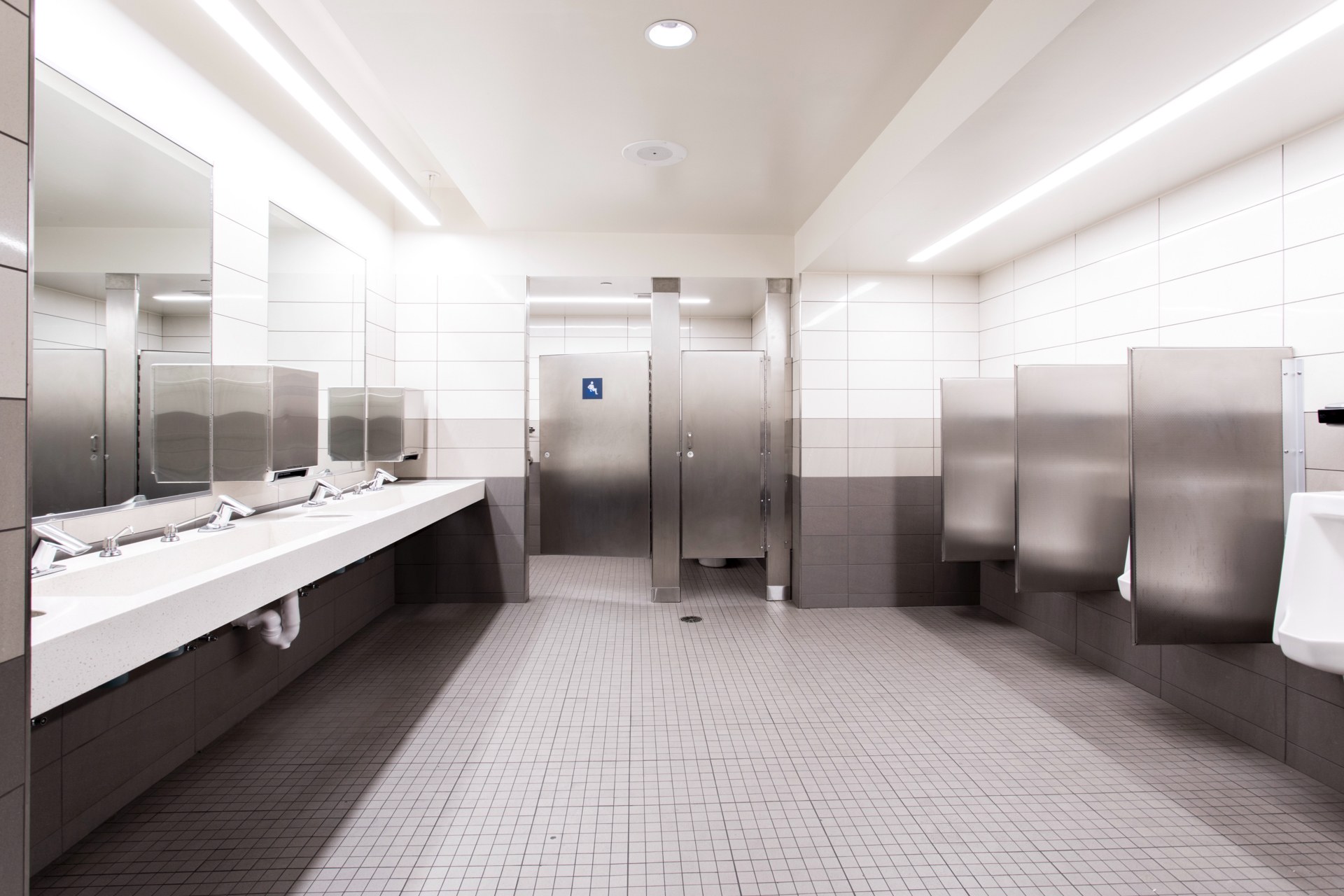 Inside construction bathroom (6)