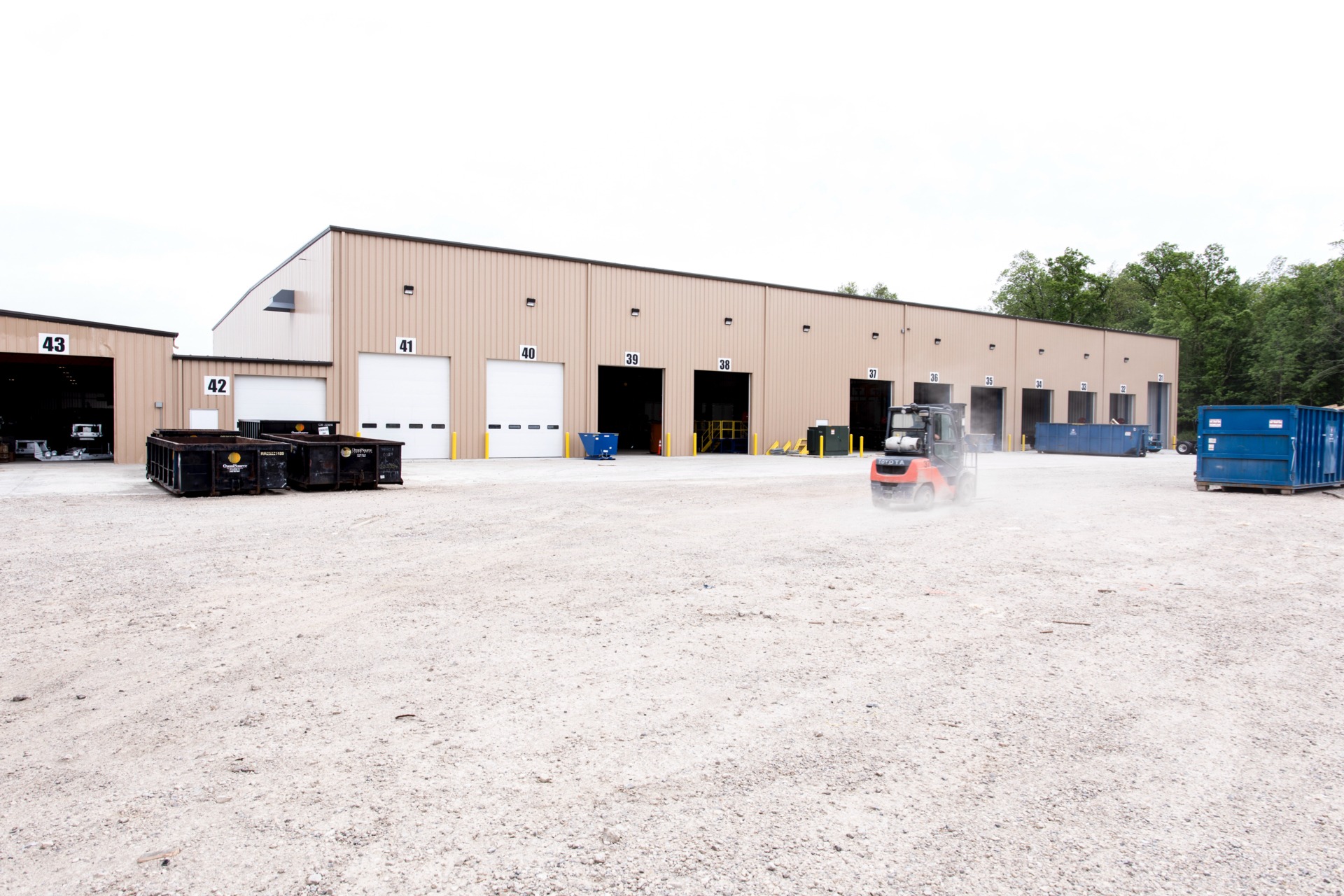 Strick Trailers outside building construction (4)